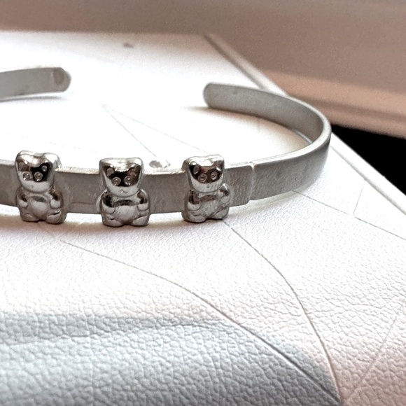 🧸Stylish Vintage Brushed and Polished Sterling Silver Teddy Bear Cuff Bracelet - Picture 10 of 12